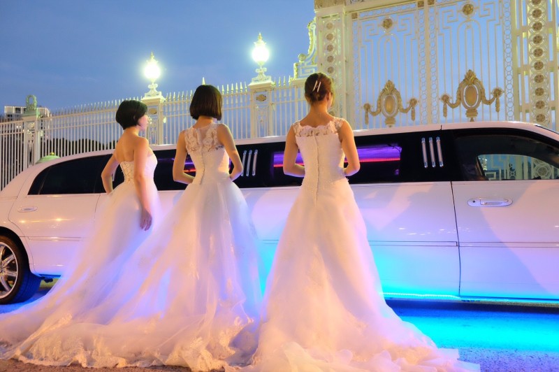  メイン撮影はウエディングドレスにピッタリの背景！  赤坂迎賓館門前撮影